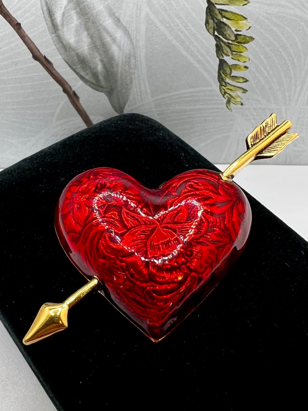 Avon Hearts Afire Brooch 1995